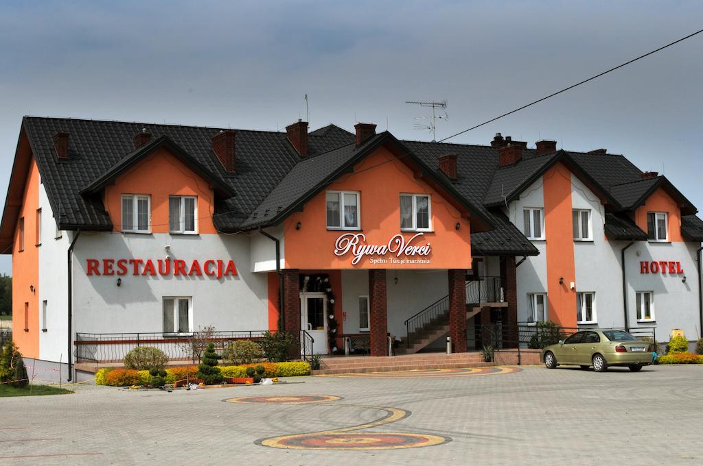 Hotel Restauracja Lorenzo Stopnica Esterno foto