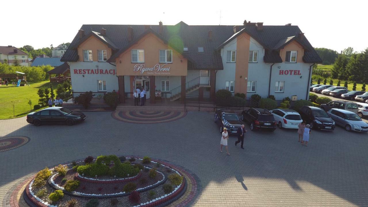 Hotel Restauracja Lorenzo Stopnica Esterno foto
